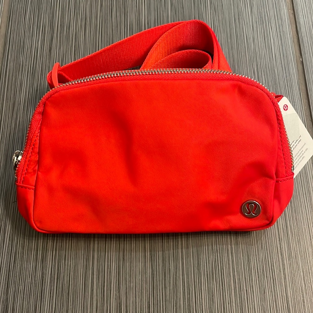 NWT - Lululemon Everywhere Belt Bag - Carnation Red